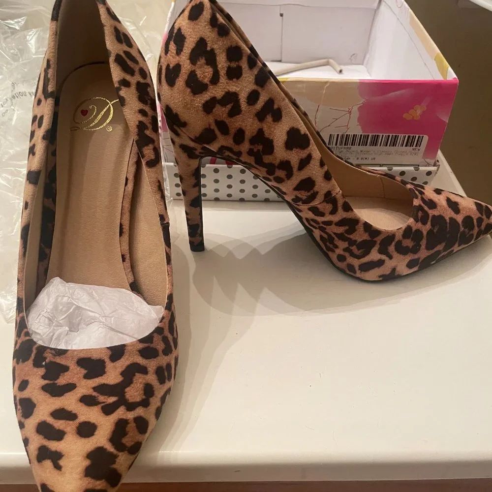 Leopard Pumps - Picture 4 of 4